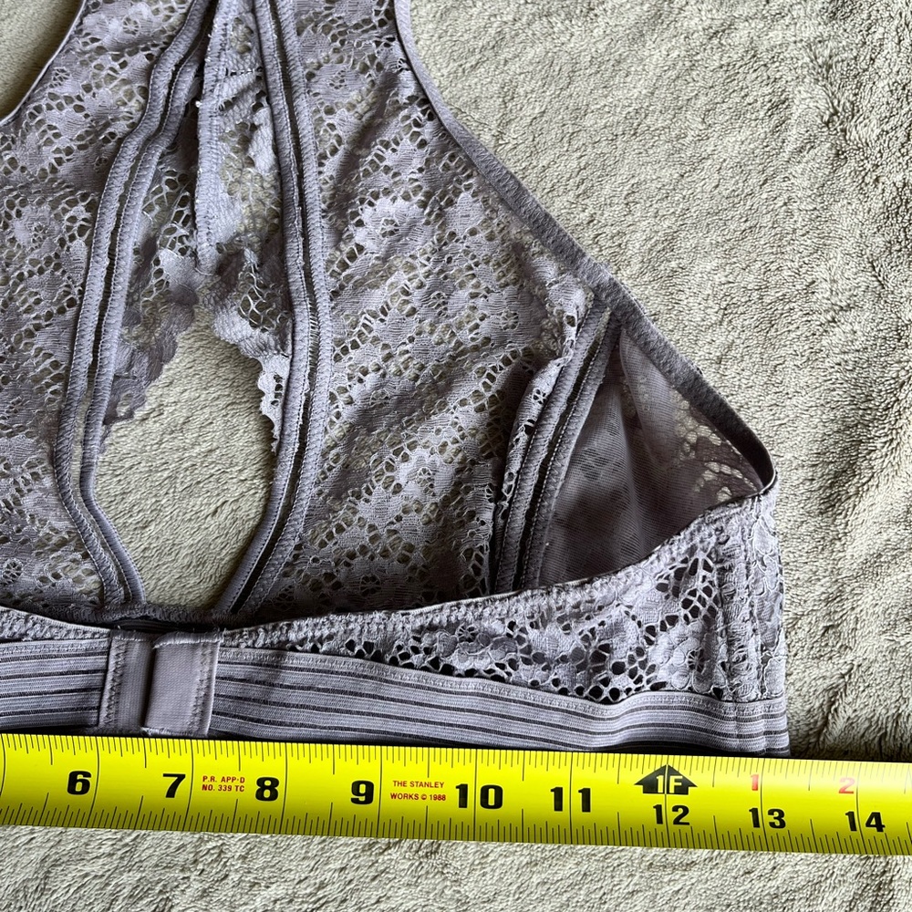 Victoria’s Secret Very Sexy Lace Halter Bralette - Picture 8 of 9